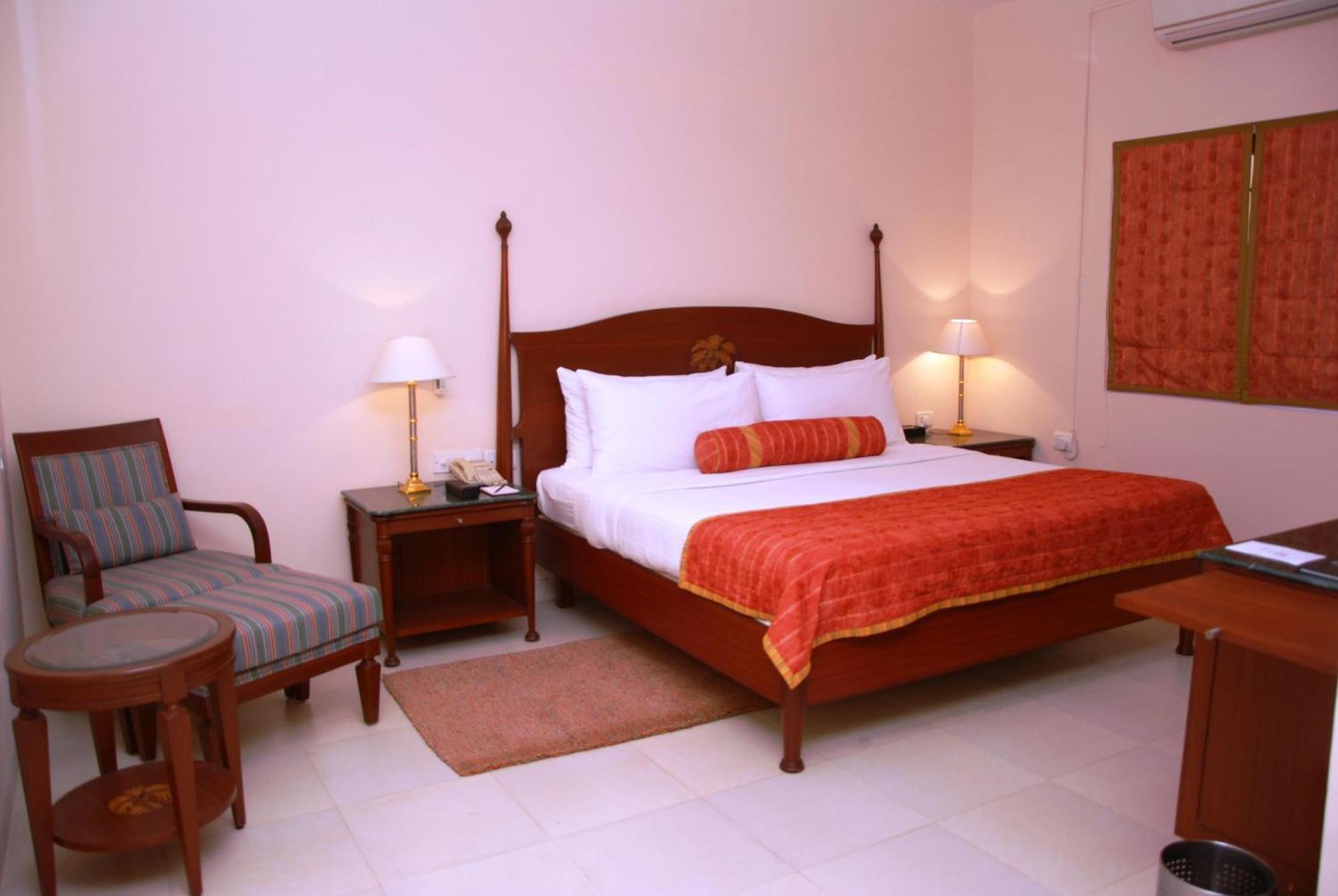 The Lalit Traveller Khajuraho Hotel Phòng bức ảnh