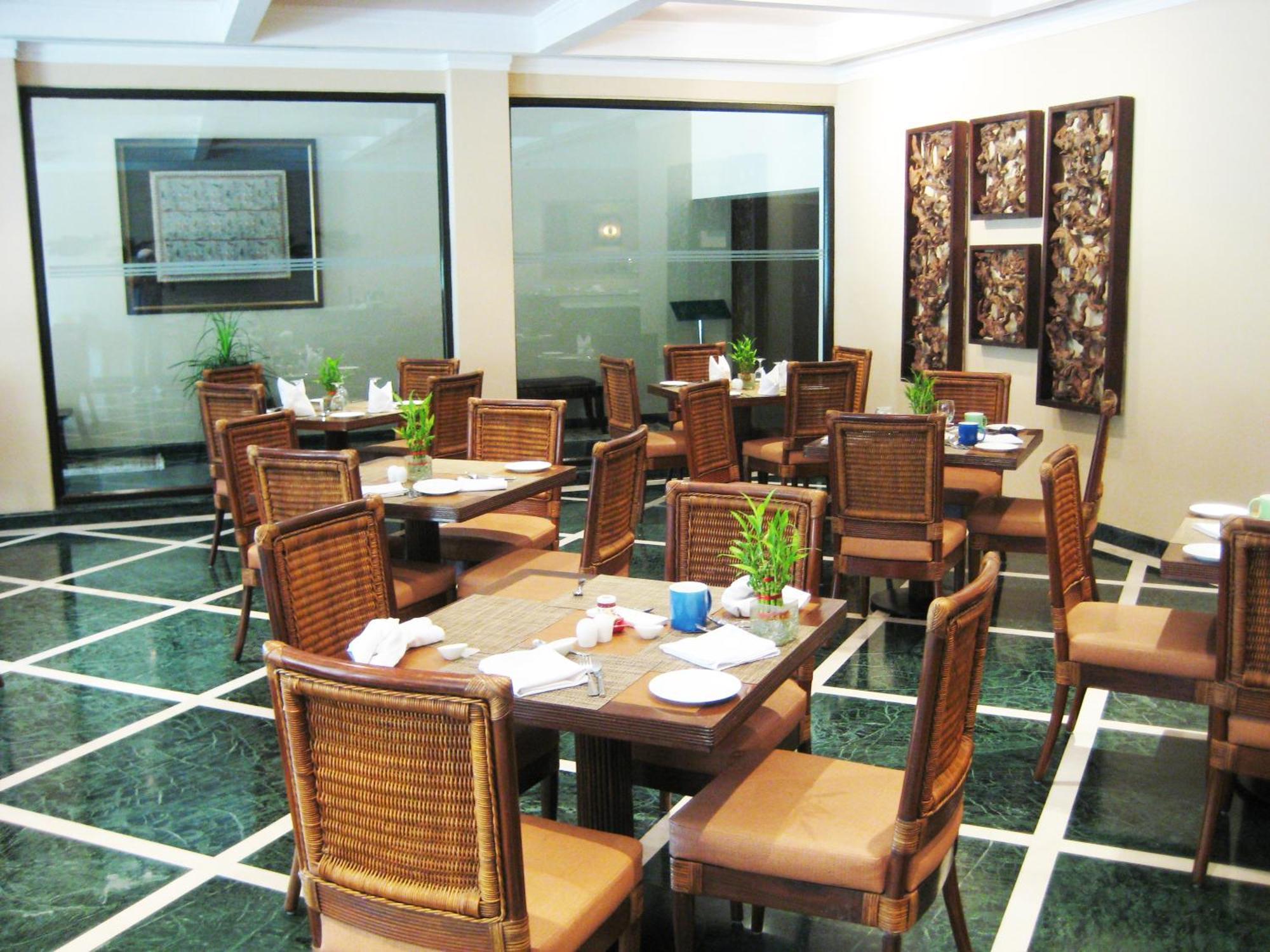 The Lalit Traveller Khajuraho Hotel Ngoại thất bức ảnh