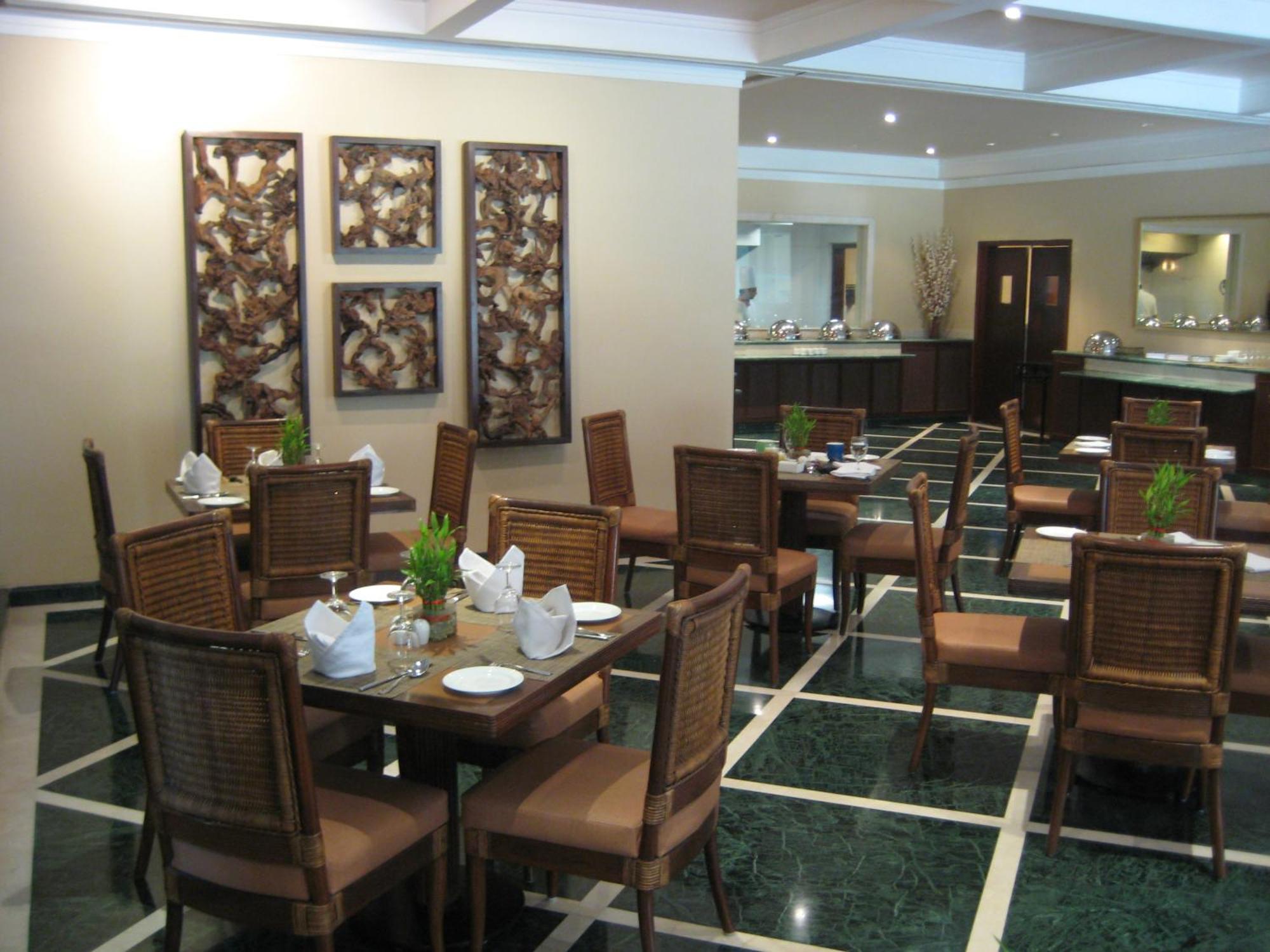 The Lalit Traveller Khajuraho Hotel Ngoại thất bức ảnh