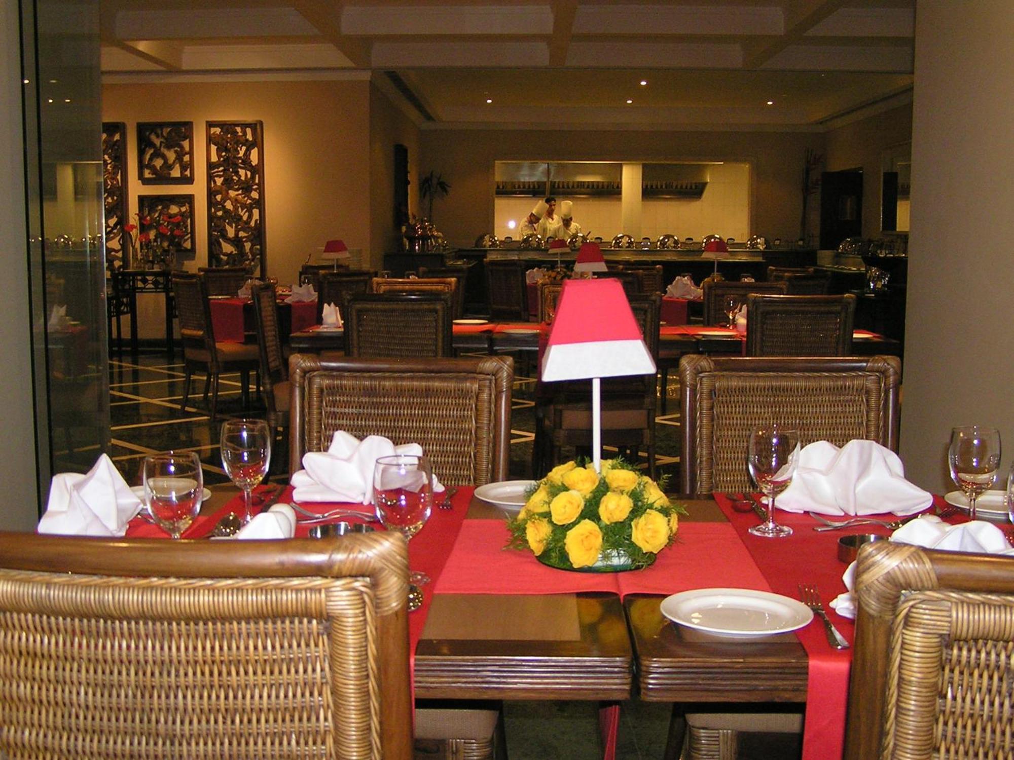 The Lalit Traveller Khajuraho Hotel Ngoại thất bức ảnh