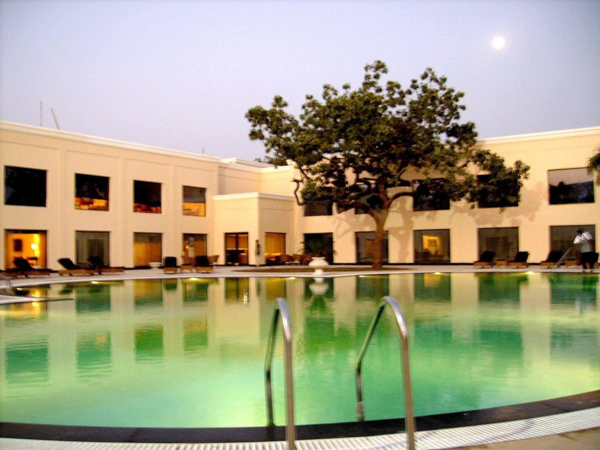 The Lalit Traveller Khajuraho Hotel Ngoại thất bức ảnh